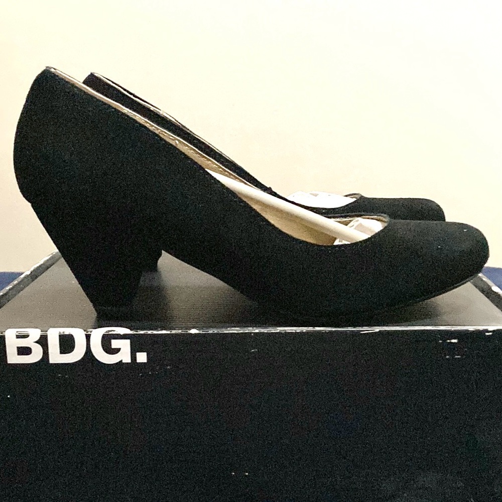 Urban Outfitters - BDG Suede Kitten Heel